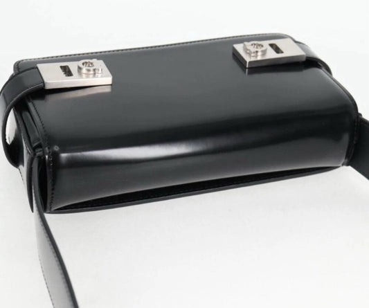 SALVATORE FERRAGAMO Gancini Sholder Bag Patent Leather Black
